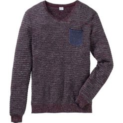 Sweter z dekoltem w serek Regular Fit bonprix bordowy melanż. Swetry nierozpinane marki bonprix. Za 37.99 zł.