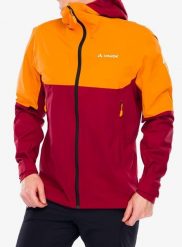 Kurtka przeciwdeszczowa męska Vaude Simony 2,5L Jacket IV. Czerwone kurtki Vaude, l, bez wzorów, z materiału, bez kaptura. Za 702.89 zł.