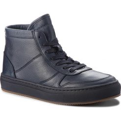 Trzewiki TOMMY HILFIGER - Pebbled Leather Mid FM0FM01683 Midnight 403. Botki sznurowane marki Tommy Hilfiger. W wyprzedaży za 379.00 zł.