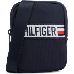 Saszetka TOMMY HILFIGER - Tommy Compact Xover Sports Tape AM0AM04628 413. Saszetki i nerki marki Tommy Hilfiger. Za 229.00 zł.