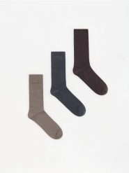 3 pack skarpet z bawełną merceryzowaną - brązowy. Brązowe skarpety Reserved, bez wzorów, z bawełny. Za 69.99 zł.