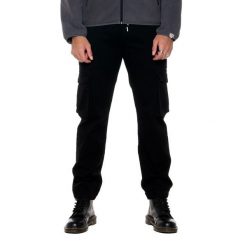 Spodnie dresowe na co dzień na siłownię. Czarne spodnie materiałowe LEONE 1947 APPAREL, na co dzień, na lato, bez wzorów, z bawełny, sportowe. W wyprzedaży za 134.57 zł.