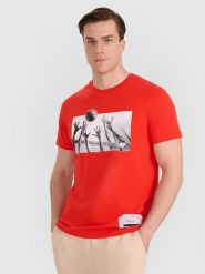 4F T-shirt regular z nadrukiem siatkarskim męski - czerwony M. Czerwone t-shirty 4F, l, bez wzorów, z bawełny, bez kołnierzyka, bez ramiączek. W wyprzedaży za 39.99 zł.