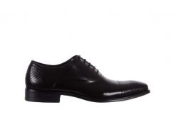 Półbuty Bayla-122 AT1328-1 Black, Czarny, Skóra naturalna - 45. Czarne eleganckie półbuty Bayla, bez wzorów, z materiału, bez obcasa, bez zapięcia. W wyprzedaży za 134.10 zł.