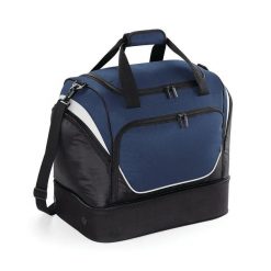 Torba sportowa z kieszeniami Quadra Hardbase. Czarne torby na ramię QUADRA, bez wzorów, z materiału, na ramię, z nadrukiem, bez dodatków. Za 191.35 zł.