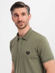 Męska koszulka polo z dekoltem na zamek - oliwkowa V5 OM-POSS-0148 - XXL. Zielone koszulki polo sportowe Ombre Clothing, l, bez wzorów, z bawełny, bez kołnierzyka, bez ramiączek. W wyprzedaży za 83.99 zł.