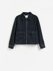 Jeansowa kurtka z kołnierzem - granatowy. Niebieskie kurtki Reserved, l, bez wzorów, z denimu, bez kaptura. Za 179.99 zł.