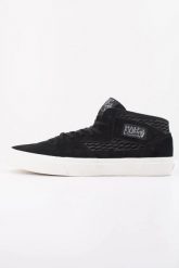 Buty VANS HALF CAB DECON Czarny. Czarne buty turystyczne Vans, bez wzorów, z tkaniny, bez zapięcia, na fitness i siłownię. Za 430.99 zł.