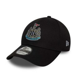 Czapka z daszkiem Newcastle United Core 9Forty. Czarne czapki z daszkiem New Era, bez wzorów. Za 160.50 zł.