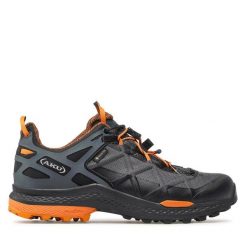 Trekkingi Aku. Czarne buty trekkingowe Aku, bez wzorów, z gore-texu, bez zapięcia. Za 899.99 zł.