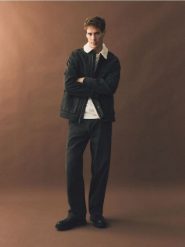 Kurtka z kołnierzem - brązowy. Brązowe kurtki Reserved, l, bez wzorów, z bawełny, bez kaptura. W wyprzedaży za 69.99 zł.