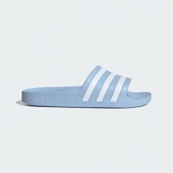 Klapki adilette Aqua. Białe klapki Adidas, z materiału. Za 54.50 zł.