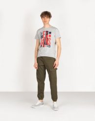 Pepe Jeans T-shirt "Davy" | PM507739 | Davy | Mężczyzna | Szary. Szare t-shirty Pepe Jeans, m, bez wzorów, z bawełny, bez kołnierzyka, bez ramiączek. W wyprzedaży za 99.00 zł.
