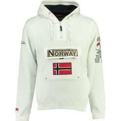 Bluza "Gymclass" w kolorze kremowym. Bluzy z kapturem marki Geographical Norway Men, m, z aplikacjami, z kapturem. W wyprzedaży za 121.95 zł.
