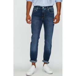 Pierre Cardin - Jeansy Future Flex. Jeansy marki Pierre Cardin. W wyprzedaży za 329.90 zł.