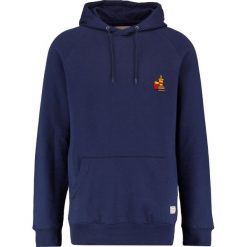 RVLT POPPING HOODIE Bluza z kapturem blue. Bluzy z kapturem marki RVLT, m, z bawełny, z kapturem. W wyprzedaży za 186.75 zł.