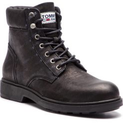 Kozaki TOMMY JEANS - Embossed Nubuck Boot EM0EM00234 Black 990. Kozaki marki Tommy Jeans. Za 649.00 zł.
