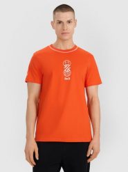 4F T-shirt regular z nadrukiem męski - pomarańczowy M. Brązowe t-shirty 4F, m, bez wzorów, z bawełny, bez kołnierzyka, bez ramiączek. W wyprzedaży za 49.99 zł.