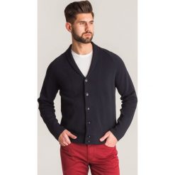 Granatowy kardigan Emporio Armani z kołnierzykiem. Golfy Emporio Armani. Za 615.60 zł.