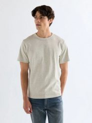 MESKA KOSZULKA WRANGLER SS SOLID TEE OAT MEL 112378012. T-shirty Wrangler, m, bez wzorów, bez kołnierzyka, bez ramiączek. Za 69.99 zł.