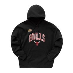 Bluza z kapturem łukowym Chicago Bulls 2021/22. Czarne bluzy z kapturem Mitchell & Ness, bez wzorów, z kapturem. Za 377.50 zł.