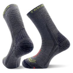 Skarpety sportowe z wełną merino Teko ecoHIKE Discovery Light Half Cushion 2.0. Niebieskie skarpetki sportowe TEKO, bez wzorów, z materiału. Za 74.80 zł.