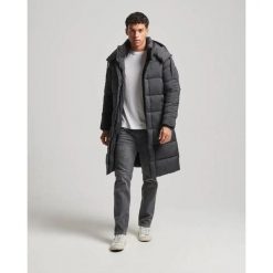 Długa kurtka Superdry Ripstop. Czarne kurtki Superdry, na zimę, m, bez wzorów, z nylonu, bez kaptura. Za 680.50 zł.