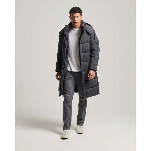 Długa kurtka Superdry Ripstop. Czarne kurtki Superdry, na zimę, m, bez wzorów, z nylonu, bez kaptura. Za 702.05 zł.