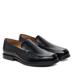Półbuty Calvin Klein. Czarne eleganckie półbuty CALVIN KLEIN, bez wzorów, bez obcasa, bez zapięcia. Za 459.99 zł.