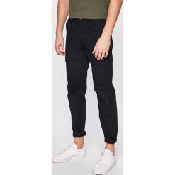 Dickies - Spodnie. Spodnie materiałowe marki Dickies. W wyprzedaży za 229.90 zł.