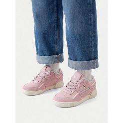 Sneakersy Reebok. Czerwone espadryle Reebok, bez wzorów, bez obcasa, bez zapięcia. Za 121.99 zł.