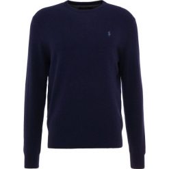 Polo Ralph Lauren LORYELLE Sweter hunter navy. Czarne swetry nierozpinane marki Polo Ralph Lauren, z materiału. Za 669.00 zł.