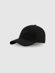 4F Czapka z daszkiem strapback męska - czarna S/M (58cm). Czarne czapki z daszkiem 4F, bez wzorów, z bawełny. Za 59.99 zł.