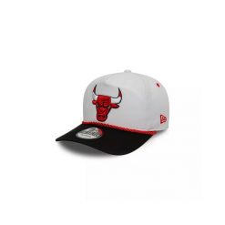 Czapka typu snapback New Era NBA Chicago Bulls. Białe czapki z daszkiem New Era, bez wzorów. Za 202.95 zł.