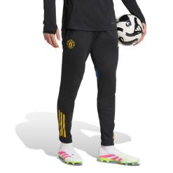Spodnie treningowe Manchester United EU 2025/26. Czarne spodnie treningowe długie Adidas, bez wzorów. Za 272.00 zł.