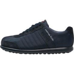 Camper PELOTAS XL Sneakersy niskie navy. Buty sportowe casual marki Camper. W wyprzedaży za 383.20 zł.