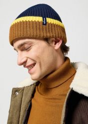 WRANGLER SIGN OFF BEANIE MĘSKA CZAPKA ZIMOWA CIEPŁA NAVY 112357188 W0M9011976. Niebieskie czapki zimowe Wrangler, bez wzorów. Za 79.99 zł.