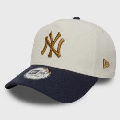 Czapka New Era 940 WS Patch NYY wielokolorowa. Czapki zimowe New Era, bez wzorów. Za 190.35 zł.