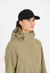 Czapka z daszkiem Whistler Viken. Czarne czapki z daszkiem WHISTLER, na lato, bez wzorów, z elastanu. Za 85.99 zł.