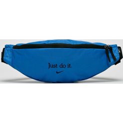 Nike Sportswear - Saszetka. Saszetki i nerki Nike Sportswear. W wyprzedaży za 69.90 zł.