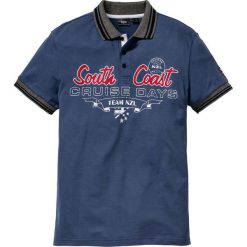 Shirt polo z efektownym zdobieniem bonprix niebieski dżins. Bezrękawniki bonprix. Za 54.99 zł.