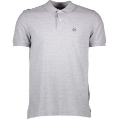 Koszulka polo w kolorze szarym. Koszulki polo marki Benetton, z bawełny, z klasycznym kołnierzykiem, z krótkim rękawem. W wyprzedaży za 49.95 zł.