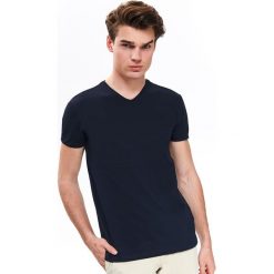 T-SHIRT Z FAKTURĄ DOPASOWANY. Niebieskie bluzki z długim rękawem TOP SECRET, l, bez wzorów, z bawełny, bez kołnierzyka, bez ramiączek. W wyprzedaży za 24.99 zł.