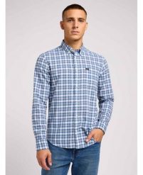 LEE MĘSKA KOSZULA LEE BUTTON DOWN ATLANTIC 112349957 L880015643. Niebieskie koszule Lee, l, bez wzorów, z bawełny, bez kołnierzyka, bez ramiączek. W wyprzedaży za 99.99 zł.