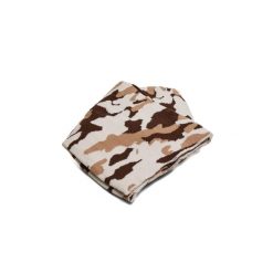 Szalik w kamuflażu Urban Classics Camo Scarf. Brązowe szaliki Urban Classics, bez wzorów. Za 149.50 zł.