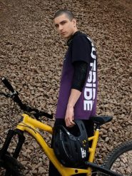 4F T-shirt relaxed z nadrukiem męski - czarny M. Czarne t-shirty 4F, m, bez wzorów, z bawełny, bez kołnierzyka, bez ramiączek. Za 89.99 zł.