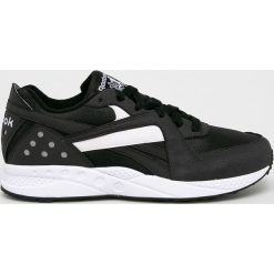Reebok Classic - Buty Pyro. Czarne buty sportowe casual Reebok Classic, bez wzorów, z gumy, z okrągłym noskiem, bez zapięcia, reebok classic. W wyprzedaży za 299.90 zł.