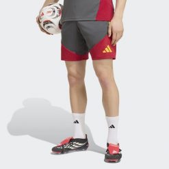 Spodenki piłkarskie treningowe ADIDAS AS Roma sezon 2026-2027. Krótkie spodenki sportowe Adidas, s, bez wzorów, z materiału. Za 199.99 zł.
