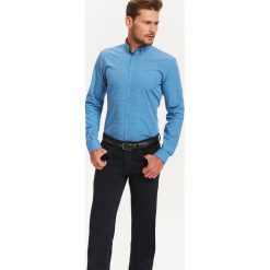 SPODNIE DŁUGIE MĘSKIE. Niebieskie eleganckie spodnie TOP SECRET, na co dzień, na lato, m, z jeansu, eleganckie. W wyprzedaży za 49.99 zł.