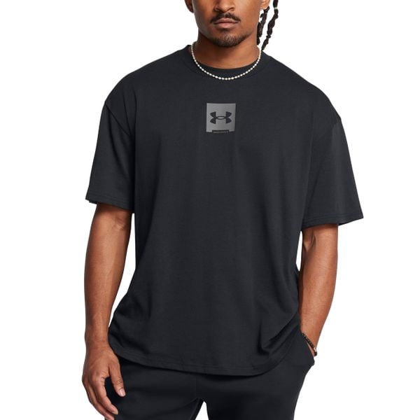 Koszulka męska sportowa Under Armour UA M HW OS SM BOX SS. Czarne t-shirty sportowe Under Armour, bez wzorów, bez ramiączek, na fitness i siłownię. W wyprzedaży za 109.00 zł.